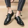 Scarpe casual Mocassini di marca Mocassini Uomo Slip-On Tacco basso 2024 Primavera antiscivolo Indossabile in pelle a punta Business For