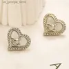 Charm Diamond Heart Stud Earrings Luxury Gift Design For Womens Earrings 925 Silver Jewelry Wedding Party Love Earrings Designer Rostfritt stål smycken Partihandel