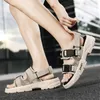 Autumn 225 Sandalen Flat Sole Sneakers Black Man Shoes Slippers Sport Special Lofers Bity Basket Footwears