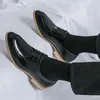 Sapatos casuais masculinos rendas até dedo apontado casamento vestido antiderrapante ao ar livre tênis de designer clássico para homens