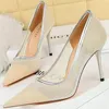 Kleidschuhe 2024 Western-Stil Mode Frauen 9,5 cm dünne High Heels Pumps Stiletto Flache spitze Zehe Hohle Spitze Dame Plus Größe 34-43