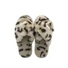 Slippers Slippers Winter Fasion Kleur Scène Volwassen Cross Cut Plus Geïsoleerde Womens Raccoon Slide H240326RDPM