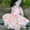 Odzież dla psów 2024 Ubrania dla zwierząt różowe kolorowe trójwymiarowe kwiaty Bowknot ręcznie robione sukienki ślubne Puppy Costume koronkowy sukienka xs-xl
