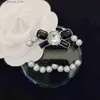 Pins Brooches Vintage Black Pearl Brooch Charm Designer Boutique Brooch Fashion Girl Love Brooch With Box High Quality Bow Brooches Y240327