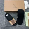 Tasarımcı Terlik Erkek Kadın Moda Sandalet Tasarımcı Slaytlar Terlik Lüks Yaz Düz Alt Slip Beach Sandal Tat Terlikleri Günlük Ayakkabılar 35-45