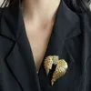 Middeleeuwse Vintage Luxe Temperament Feather Wing Vergulde Broche Pin Coat Decoratie