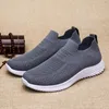 Casual Shoes Slip-On Men Sports Air Mesh Breattable Fashion Light Sneakers Storlek 39-44