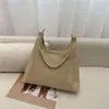 Tasarımcı Lüks Moda Tote Çantaları Fransız Moda Trendi Under Emfil Womens Bag, mizaç ve büyük bir kapasiteli tek omuz ba ile basit ve çok yönlüdür