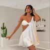 Elegant vit en axel ihålig miniklänning med stropplösa väst kvinnor mode backless satin mantel sexig dam date vestidos aftonklänning