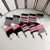 Designer-Sportsocken im Großhandel, Herren-Marken-Damensocken, 100 % Baumwolle, Sportsocken, modische Amikaki-Söckchen für Männer und Frauen, reine Baumwolle.