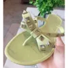 Designer Wommen Fashion Shoes Designer Sandales Femmes Chaussures Designer Slipper Slide Lady Fashion Sandal Summer Wide Flat Slipper Tongs Taille de chaussure plate 35-41