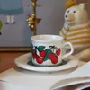Tazze Tazza da caffè vintage in ciliegia Set da tè pomeridiano medievale in ceramica nera con piatto