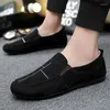 Sapatos casuais 2024 primavera outono moda masculina respirável andando ao ar livre mocassins de fundo macio deslizamento-on tênis para homem