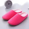 Pantoufles de sol en bois japonais en coton de couleur unie pour unisexe, chaussures de confort d'intérieur d'hiver pour femmes, diapositives silencieuses pour chambre à coucher