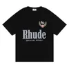 Gratis frakt t Rhude Shorts Mens Tshirt Grafisk tee-skjorta Designer Skjortor Summer Short Sleeve Tracksuit Set T-shirt kläder Kvinnor