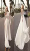 2019 Muse vintage di Berta Abiti da sposa bohémien Una linea di applicazioni in pizzo con spacco laterale collo alto Abito da sposa sexy da spiaggia Plus Size EH5668424