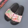 Sandales de créateurs Italie Pantoufles Paris Nouveaux Diapositives En Caoutchouc Sandales Brocart Floral Femmes Hommes Pantoufle Fond Plat Tongs Femmes Mode Rayé Chaussures De Plage