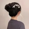 ヘアクリップ女性のためのクラシックチャイニーズスティックピンバタフライフラワースター新鮮な手作りヘアピンチャームジュエリーアクセサリー装飾品