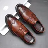 Scarpe casual Alla moda in vera pelle Block Uomo Business Estate Traspirante Scava Fuori Banchetto di nozze Stringate