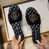 2024 Luxe Designer Pantoufles Femmes Chaîne matelassée 2C Sandales Verrouillage C Chaussures Slide Summer Mode Large Plat Mules Bas Bas Tongs 35-42 Dames Taille