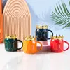 Чашки Блюдца Креативная керамическая чашка с крышкой с дизайном короны Кружка для кофе Milke Кружка для домашнего офиса Посуда для завтрака Роскошные подарки на свадьбу и день рождения