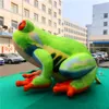 Animale gonfiabile di arte del pallone gonfiabile della rana verde di lunghezza di 5m 16.4ft per la decorazione di scenografia