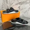 Nouveaux hommes pantoufles formateurs Mule été vieilles fleurs mode extérieure luxe hommes boucles sandales en cuir métallique diapositives chaussures de plage taille 40-45