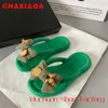 Slippers 2024 Summer Decorative Sandals Women's Bow Clip Toe Wear Fashion Pendant Small Bear Flip Flop