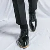 Sapatos casuais masculinos rendas até dedo apontado casamento vestido antiderrapante ao ar livre tênis de designer clássico para homens