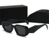 Okulary przeciwsłoneczne dla kobiety czarne projektantka okularowe metalowe litery mody Mężczyźni