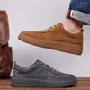 Casual Shoes Mens Leisure Cow Suede Leather Läder Lace-up Flat Shoe Brown Grey Tooling Work Sneakers Summer Breattable Platform Footwear Man