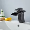 Rubinetti per lavandino del bagno ORB LED Rubinetto per lavabo Cascata Temperatura Colori Cambia Miscelatore Rubinetto da piano Lavaggio e nero freddo