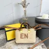 Designer strandtassen van stro Crescent Bags Mini Half Moon Shouder Bag Letters Nano Handtassen Dames Crossbodytas met ketting canvas Echt leer Onderarm Tote Portemonnee Portemonnee