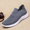 Casual Shoes Slip-On Men Sports Air Mesh Breattable Fashion Light Sneakers Storlek 39-44