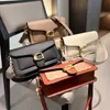 حقيبة مصممة حقيبة Crossbody Crossbody حقيبة الكتف الكلاسيكية حقيبة Hobo Bag Pure Cow Leather حقيبة يد كبيرة سعة كبيرة