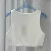 NIEUW 23SS Vest Woman Miu Outer Wear Tank Tops Designer Modemerk Bikini Mouwloze kort T-shirt Gesald Borduurwerk Sweet Wind Crop Vest