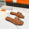 Kadın Yaz Sıkıcı Slaytlar Bayan Terlik Marka Tasarımcı Sandalet Düz Topuk Moda Çok yönlü deri rahat konfor Flip Flop Boyutu 35-41 A22