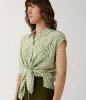 新鮮なクリーム緑の不規則なストライプの女性シャツサンドウォッシュシルクショルダーバッジ半袖ボトム縛られたシャツ
