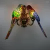 Wall Lamp European Style Multi Headed Parrot Series Colored Glass Lampskärm Dekorativ