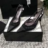 الكعب الخنجي المرأة المصممة الفاخرة الصنادل slingbacks عتيقة الصنادل الماس الدانمون الحريرية اللؤلؤ أحذية Sexy ذات الصندل الصيفي عالي الجودة أحذية الزفاف