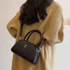 Tasarımcı Mius Bag Muimui Mui Mui Ev Yeni Kabuk Çantası Yarım Ay El Taşımı Çanta Moda Çok Yönlü Bir Omuz Crossbody Kutu Çantası Kadınlar İçin