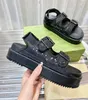 مصمم Flip يتخبط من الصنادل الهلامي مطاطية رندل Mini G Slippers Platform