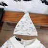 Classici Jumpuit neonati logo Stampare vestiti per bambini piccoli baby a cinque pezzi set di dimensioni 0-6 m tuta per asciugamano cappello da asciugamano fang bei abbraccia una trapunta 24mar