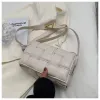 Designer kassett axel crossbody väska vävd väska kamera handväska läder klaff kors kropp väskor kvinnor lyxhandväska lapptäcke färg bröstpackning purse 586