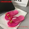 Slippers 2024 Summer Decorative Sandals Women's Bow Clip Toe Wear Fashion Pendant Small Bear Flip Flop