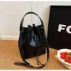 Designer Luxury Fashion Cross Body Bagsnew Simple and Fashionable Bucket Casual Womens Bag 2023 Versatile and Elegant Single Shoulder Crossbody Womens Bag for FEMA