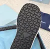 Designer chinelo mulher homens verão salto plano casual flip flops ao ar livre piscina sliders praia novo triângulo palha tecer chinelo sandália plataforma ráfias chinelos