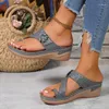 Zapatillas 2024 Moda de verano para mujer Boca de pescado Cuña Casual Madre grande usando sandalias Estilo básico simple y cómodo