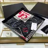 90-90cm Designer Foulard en soie Marque de mode Wrap Foulards carrés sergé Pashmina Foulards châle plissé cadeau d'anniversaire Facile à assortir Soft Touch