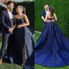 Robe bleu marine superbe avec surviraux de surface de mariée en dentelle en dentelle en dentelle